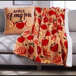 2Pc Set Apple of my Eye Warm & Cozy Plush Sherpa to Throw Blanket & Pillow NWT